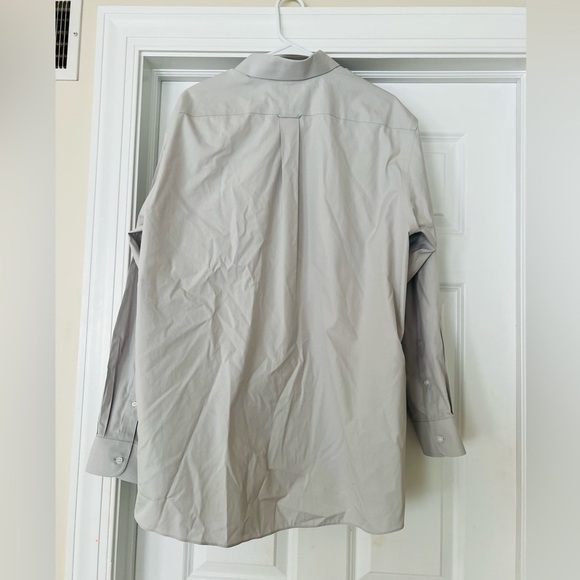 Never worn Gold Label Roundtree Yorke light gray button down size 17 1/2-35 - Picture 4 of 5